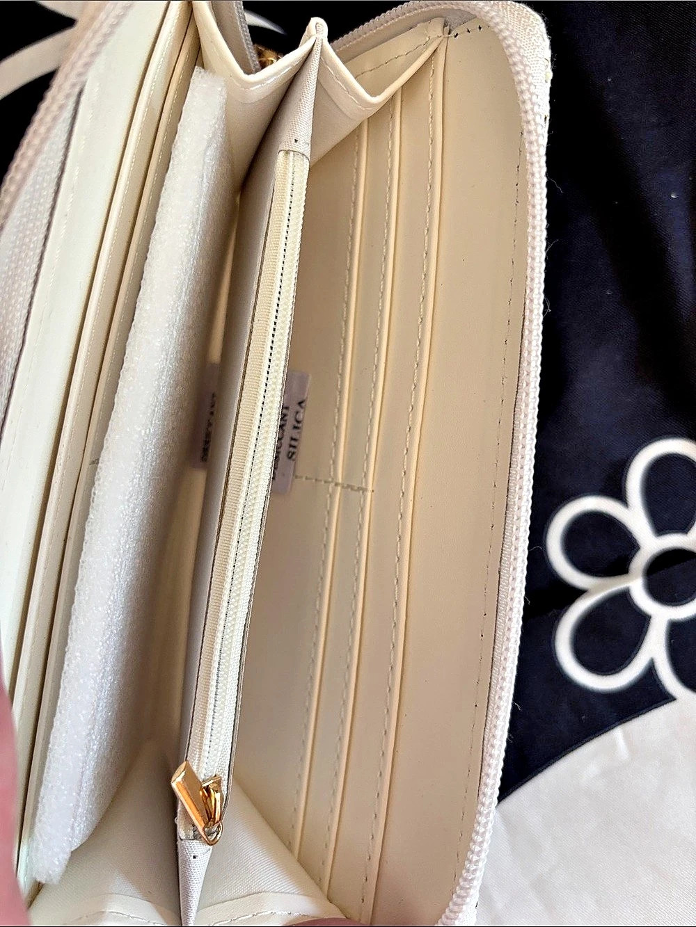 Badgley Mischka Cream & Gold Tweed Zip Wallet - Picture 9 of 10